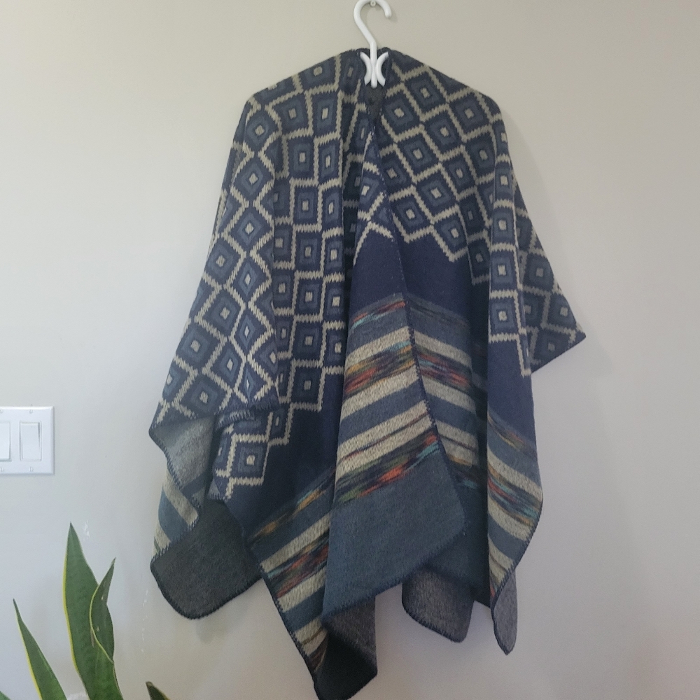 Poncho model france
